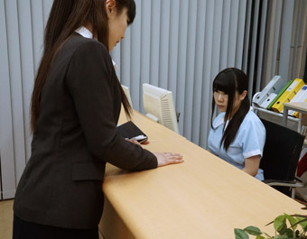 SLOPPY RECEPTIONIST