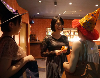 WELCOME TO HALLOWEEN BAR
